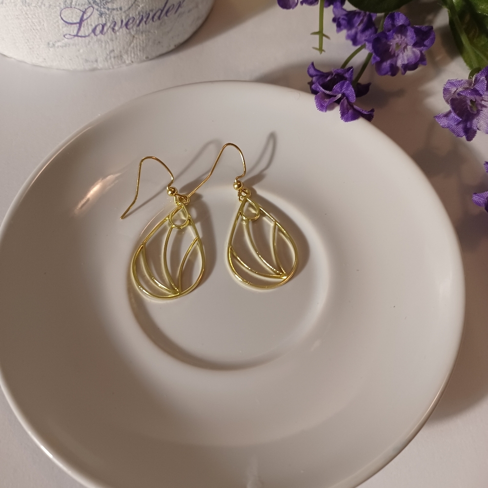 Water drop gold tone earrings